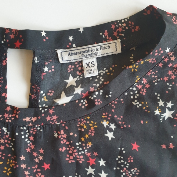 Abercrombie black patterned cap sleeve blouse - Picture 3 of 3